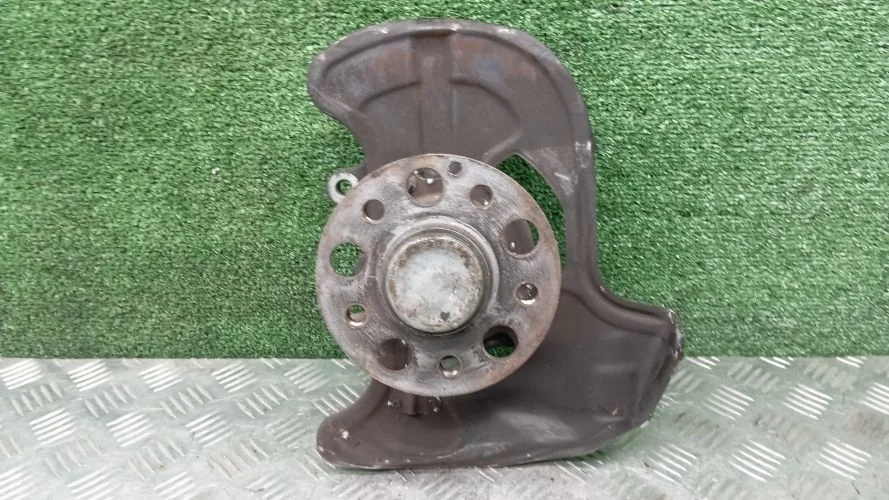 ступица Mercedes-Benz 271950,271860,274920,272988 W204,C207,A207 Mercedes-Benz C-Class,E-Class 271950,271860,274920,272988 W204,C207,A207 A2043320201