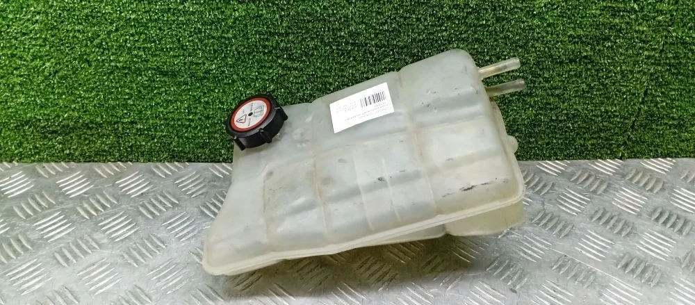 бачок расширительный Ford LCBD,CJBB B4Y Ford Mondeo 3 LCBD,CJBB B4Y 1117755,XS718K218,1S718K218