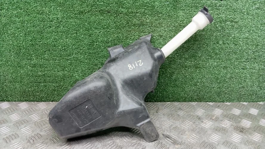 бачок омывателя Chevrolet F16D4,F18D4,Z20D1 J300 Chevrolet Cruze F16D4,F18D4,Z20D1 J300 13260579,13260590