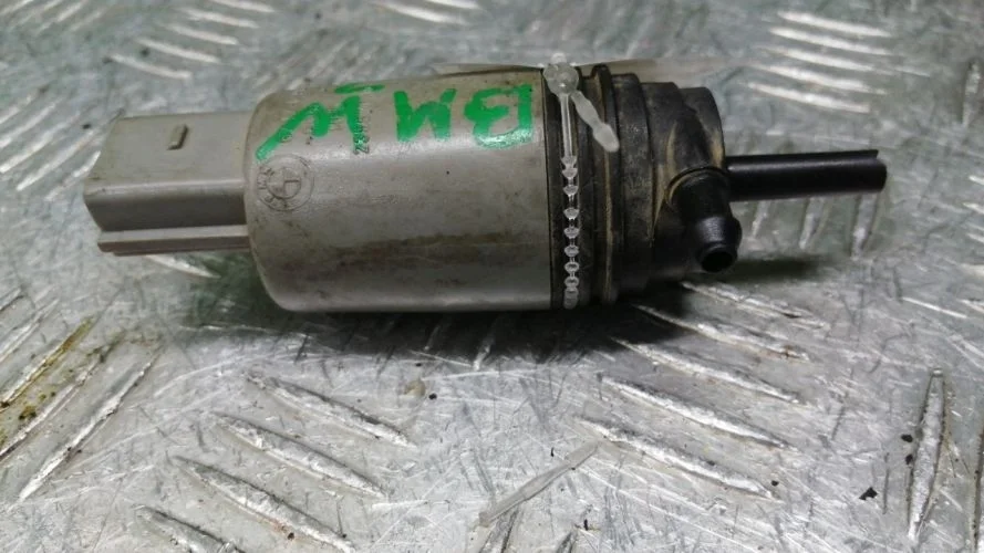 мотор омывателя фар Bmw N57D30A,306D3,N47D20C,M54B25,306S3,N52B30AF,N63B44A E70,F25,F01,E71,F30,E53,E46,E60,E63 Bmw X5,X3,7-Series,X6,3-Series,5-Series N57D30A,306D3,N47D20C,M54B25,306S3,N52B30AF,N63B44A E70,F25,F01,E71,F30,E53,E46,E60,E63 67637217792,7217792,67128377430,8377430