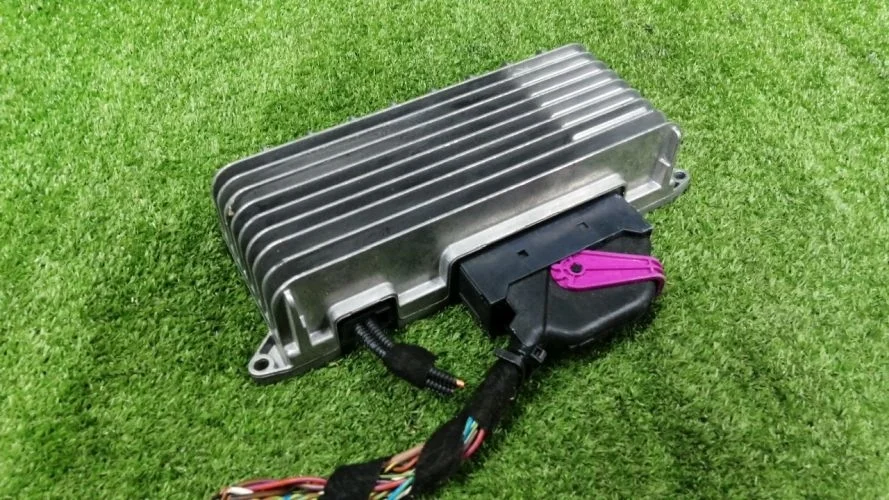 усилитель звука Audi CCA 4F2 Audi A6 CCA 4F2 4F0910223M