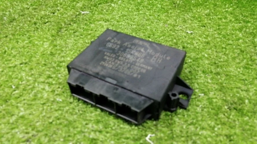 блок управления парктрониками Volvo D5244T4 AS71 Volvo S80 D5244T4 AS71 30682548