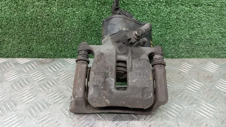 суппорт Volkswagen CBAB,CFF,CBBB,CBFA,CCTA,CFFB,CUWA 5N1,357,3C2,3C5,358,5N2 Volkswagen Tiguan,Passat Cc,Tiguan,Passat CBAB,CFF,CBBB,CBFA,CCTA,CFFB,CUWA 5N1,357,3C2,3C5,358,5N2 5N0615403