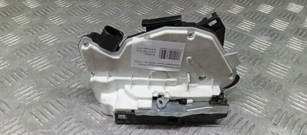 замок двери Volkswagen CBAB,CBBB 5N1,357 Volkswagen Tiguan CBAB,CBBB 5N1,357 5N1837016C,5N1837016E