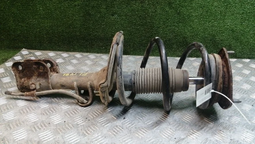 стойка Hyundai D4CB TQ Hyundai Grand Starex D4CB TQ 546504H000,546504H050