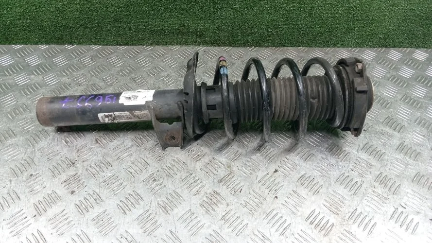стойка Volkswagen CAVD 5K5 Volkswagen Golf 6 CAVD 5K5 1T0413031GT