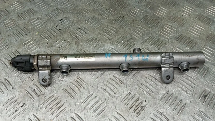 рейка топливная Jeep,Mercedes-Benz EXL,642940 XK,W164 Jeep,Mercedes-Benz Commander EXL,642940 XK,W164 68032065AA,A6420702595,A6420702695