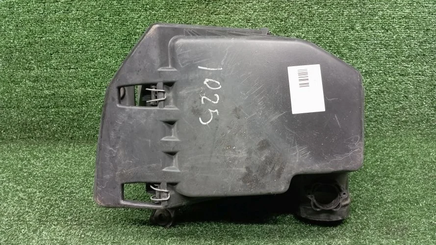 корпус воздушного фильтра Bmw N52B25 E60 Bmw 5-Series N52B25 E60 13717521030
