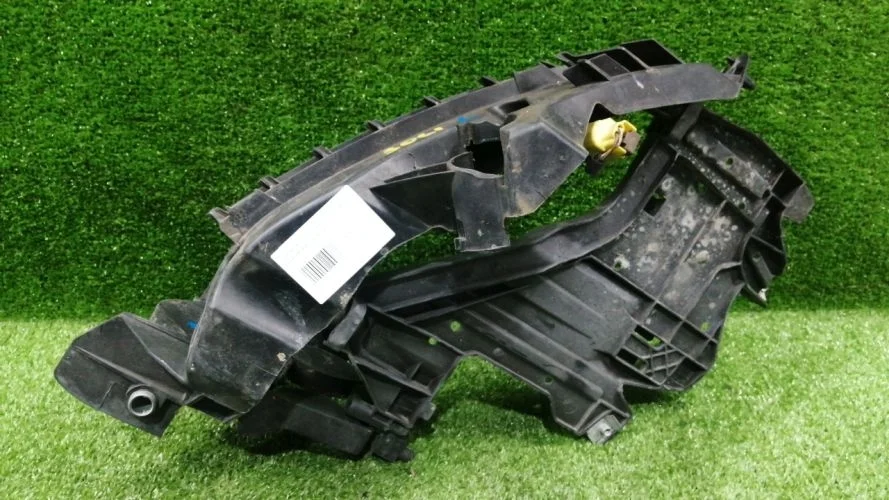 крепление фары Audi CAEB,CAEA 8K2 Audi A4 CAEB,CAEA 8K2 8K0805607A,8K0805607L,8K0805607C
