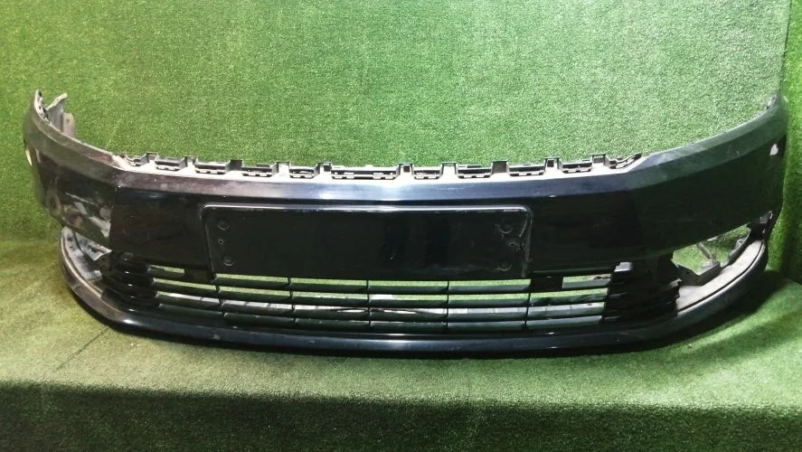 бампер Volkswagen CFGC,CFGB 357,358,B6 Volkswagen Passat Cc CFGC,CFGB 357,358,B6 3C8807221F