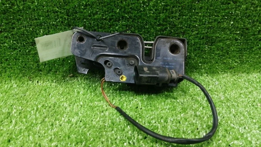 замок капота Audi CAS,BUG 4LB Audi Q7 CAS,BUG 4LB 4L0823509