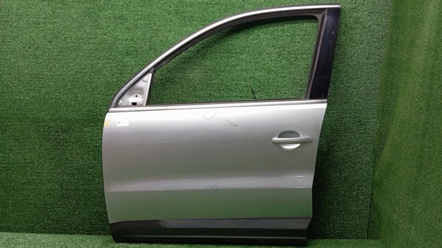 дверь боковая Volkswagen CAVA,CBAB,CFF,CCTA,CFFB 5N1 Volkswagen tiguan CAVA,CBAB,CFF,CCTA,CFFB 5N1 5N0831055B