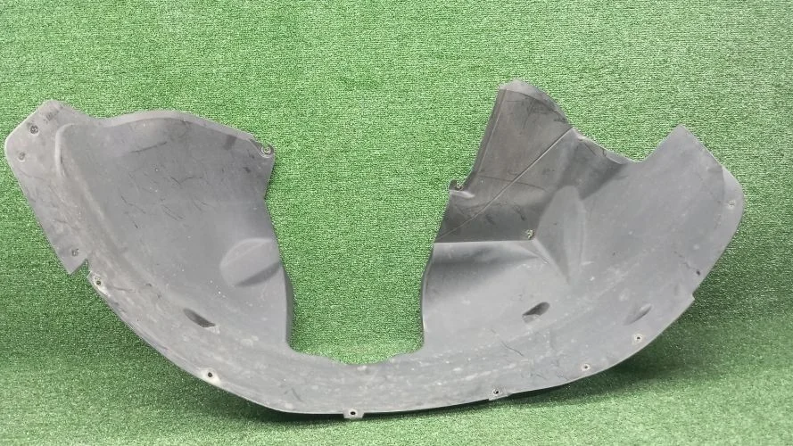 подкрылок Volvo B5254T2,D5244T4 CZ59,CZ71 Volvo Xc90 B5254T2,D5244T4 CZ59,CZ71 31353708,08620530