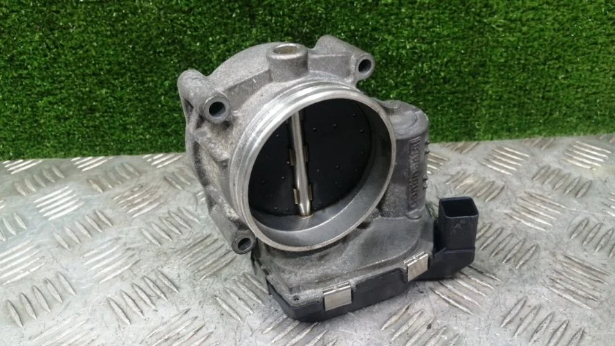 дроссельная заслонка Bmw N52B30AE,N52B30AF E60,E70,E83 Bmw 5-Series,X5,X3 N52B30AE,N52B30AF E60,E70,E83 13547556118