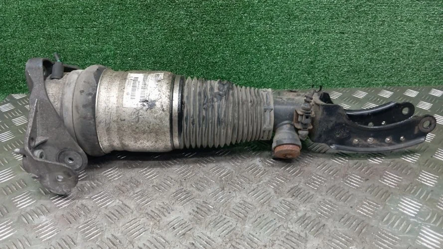 стойка Audi BUG 4LB Audi Q7 BUG 4LB 7L8616040B,7L8616040D,7L8616040G