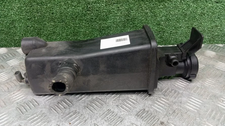 бачок расширительный Bmw 256S5,306S3,N52B30AF E83,E53 Bmw X3,X5 256S5,306S3,N52B30AF E83,E53 17137787039,17117573781