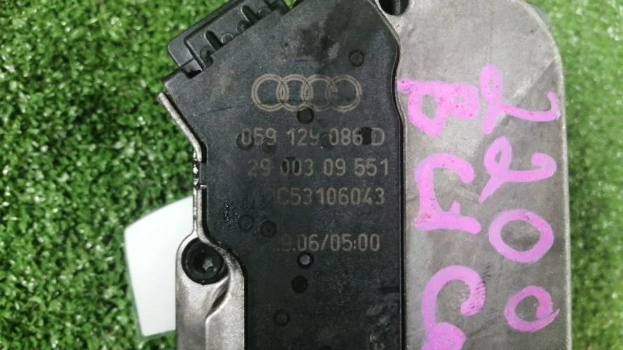 сервопривод заслонок Audi BUG 7l Audi Q7 BUG 7l 059129086D