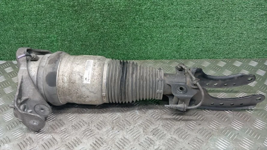 стойка Audi BUG 4LB Audi Q7 BUG 4LB 7L8616039D,7L8616039B