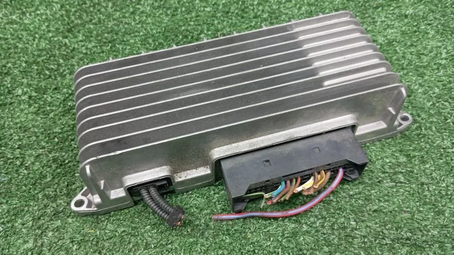 усилитель звука Audi BKH 4F2 Audi A6 BKH 4F2 4F0910223K