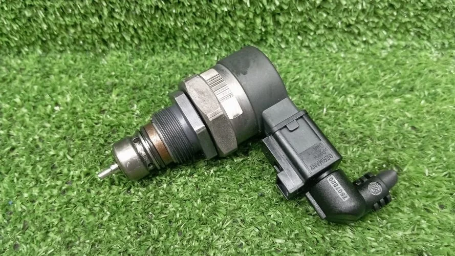 регулятор давления топлива Volkswagen CBAB,CFF 5N1 Volkswagen Tiguan CBAB,CFF 5N1 057130764H