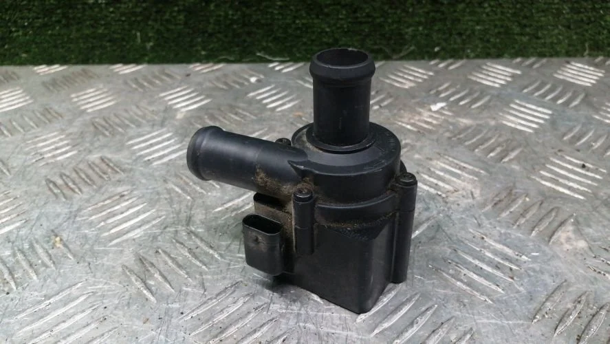помпа водяная Audi CDUD 4G2 Audi A6 CDUD 4G2 059121012A