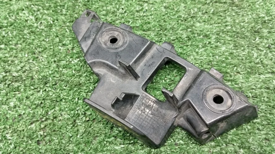 крепление бампера Volkswagen CAYC 162 Volkswagen Jetta CAYC 162 5C6807184