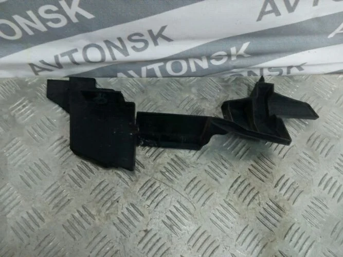 дефлектор радиатора Mazda  GH5FS,GH5FP,GH5FW,GH5AS,GH5AP,GH5AW,GHEFP,GHEFS,GHEFW Mazda Atenza  GH5FS,GH5FP,GH5FW,GH5AS,GH5AP,GH5AW,GHEFP,GHEFS,GHEFW GS1D56253