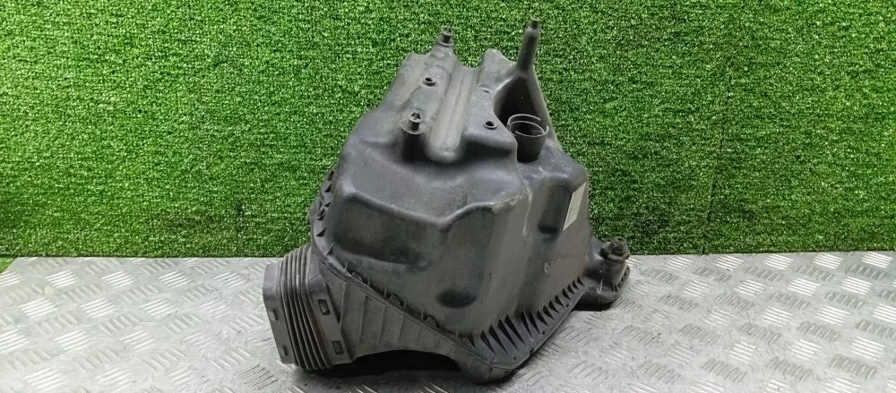 корпус воздушного фильтра Audi CDUD,CDUC 4G2,4GA Audi A6,A7 CDUD,CDUC 4G2,4GA 4G0133838E,4G0133838D