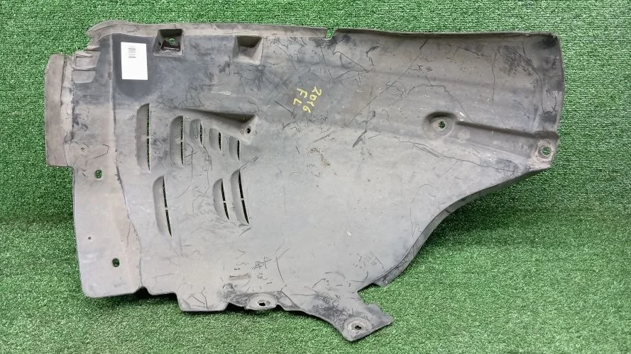 подкрылок Mercedes-Benz 271956 W211 Mercedes-Benz E-Class 271956 W211 A2116980130