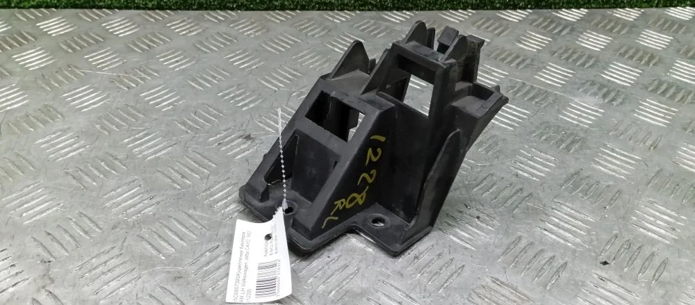 крепление бампера Volkswagen CAYC 162 Volkswagen Jetta CAYC 162 5C6807393A