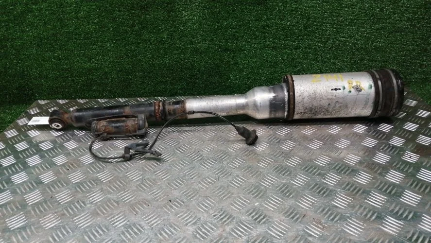 стойка Mercedes-Benz 112972,113960 W220 Mercedes-Benz S-Class 112972.113960 W220 A2203205013