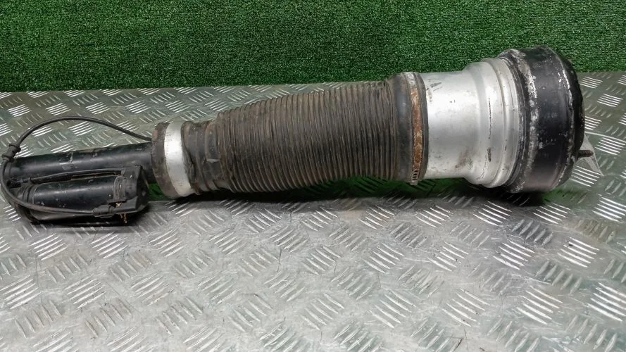 стойка Mercedes-Benz 112972,113960 W220 Mercedes-Benz S-Class 112972.113960 W220 A2203202438,A2203205113