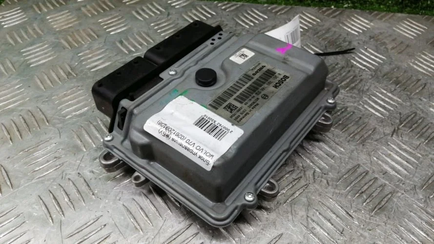 блок управления двс Volvo B5254T6 BM56 Volvo V70 B5254T6 BM56 30743338