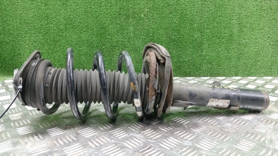 стойка Ford D4204T,UFDB CB8 Ford Focus3 D4204T,UFDB CB8 1731866,A0504037,BV6118K045ACD