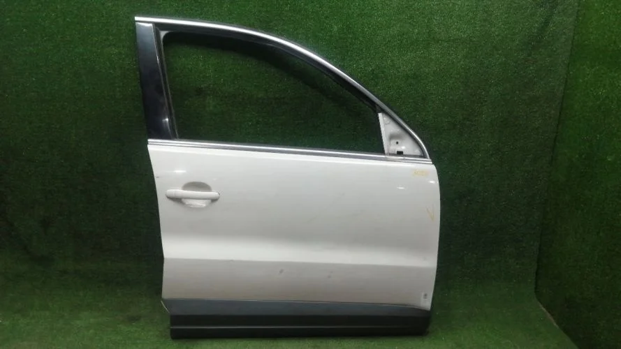 дверь боковая Volkswagen CAVA,CBAB,CFF,CCTA,CFFB 5N1 Volkswagen tiguan CAVA,CBAB,CFF,CCTA,CFFB 5N1 5N0831056B