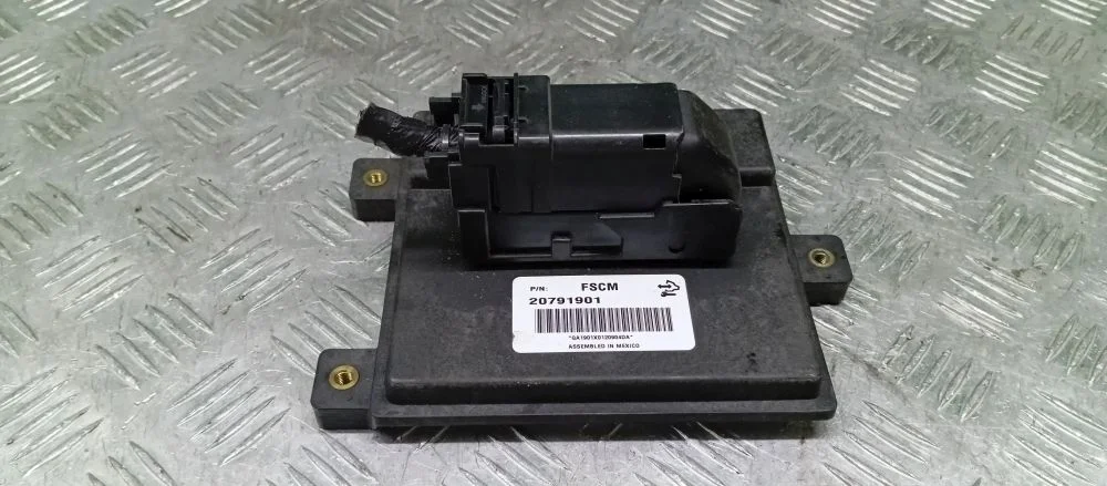 блок управления топливным насосом Chevrolet LTD V300 Chevrolet Malibu LTD V300 20791901