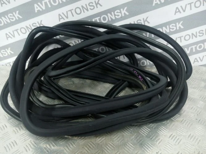 уплотнительная резинка дверей Mercedes-Benz 271940 W203 Mercedes-Benz C-Class 271940 W203 A2036972351