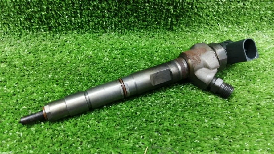 форсунка дизельная Volkswagen CFF,CFFB B7,5N1,A32 Volkswagen Passat,Tiguan CFF,CFFB B7,5N1,A32 03L130277J,0445110369