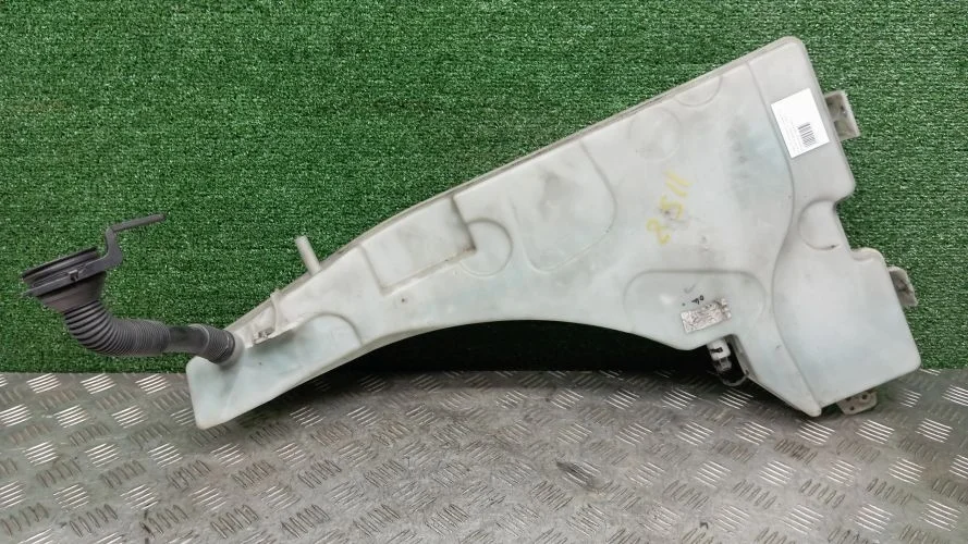 бачок омывателя Bmw N63B44A,306D3,N52B30A,N52B30AF,N57D30A E71,E70,E72 Bmw X6,X5 N63B44A,306D3,N52B30A,N52B30AF,N57D30A E71,E70,E72 7161476,7161465,7190998,7184713,61677191000,61667190999,61677161477