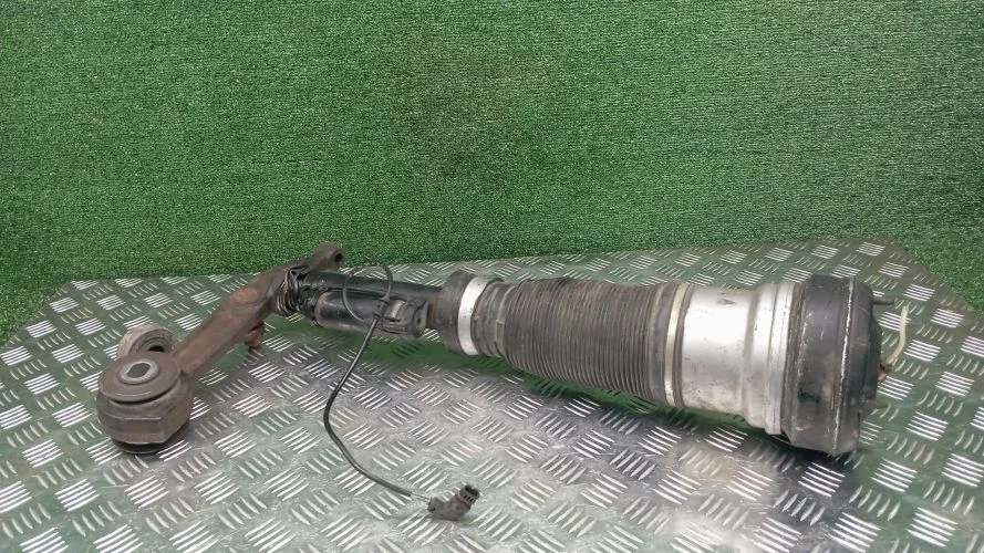 стойка Mercedes-Benz 112972,113960 W220 Mercedes-Benz S-Class 112972.113960 W220 A2203202438,A2203205113