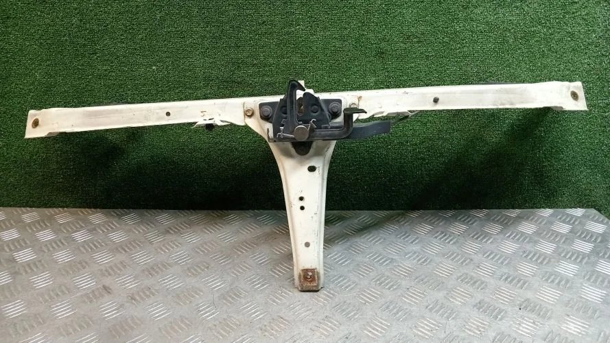 верхняя планка рамки радиатора Ssangyong 664951 QJ,CJ Ssangyong Actyon Sports,Actyon 664951 QJ,CJ 5710031003,5710031004,5710031105