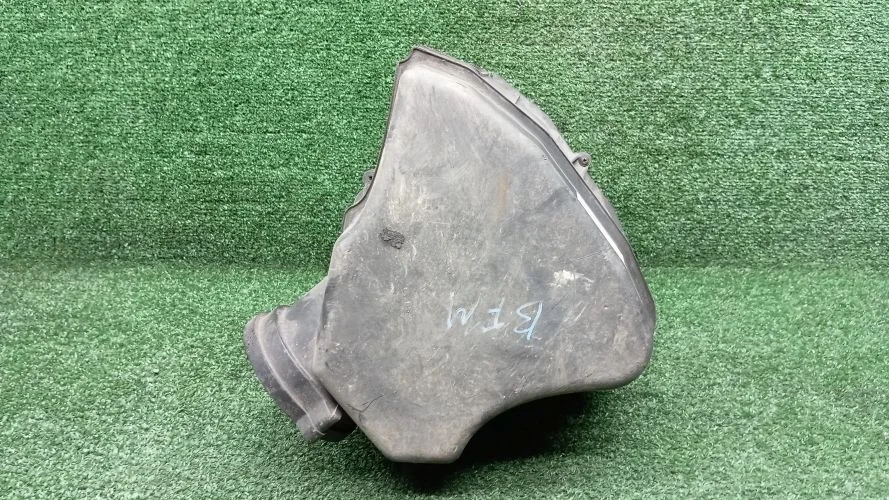 корпус воздушного фильтра Audi BFM 4E2 Audi A8 BFM 4E2 077133837AL,077133837AD,077133837AH,077133837AJ