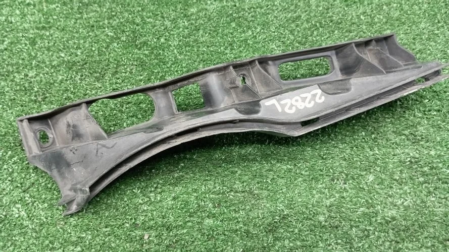 крепление бампера Volkswagen BVY 3C2 Volkswagen Passat BVY 3C2 3C0807889A