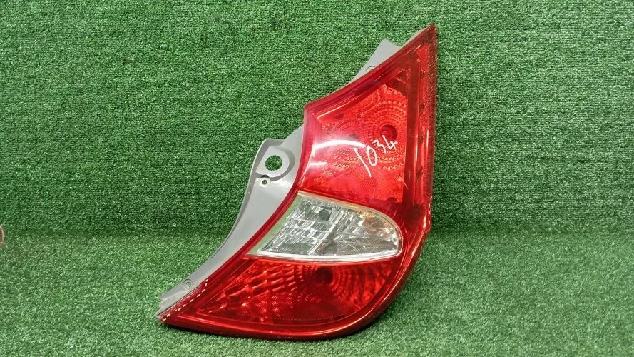 задний фонарь Hyundai D4FB RB Hyundai Accent D4FB RB 924021R200