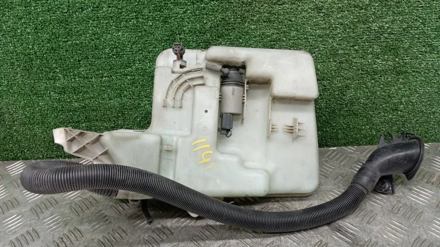 бачок омывателя Bmw N52B30,N52B25A,N52B30A,N52B30AE E60 Bmw 5-Series N52B30,N52B25A,N52B30A,N52B30AE E60 61667034967,61667067107,61677179453