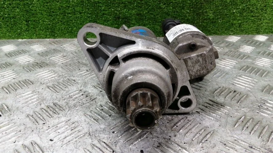 стартер Volkswagen CAVA 162 Volkswagen Jetta CAVA 162 0AM911023B