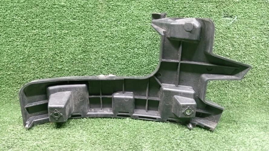 крепление бампера Volvo D5244T10 FS70 Volvo S60 D5244T10 FS70 30795054