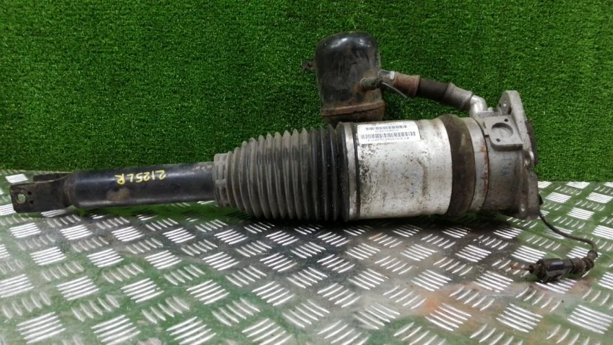 стойка Audi BVJ,BPK,BVN 4E2,4E5 Audi A8 BVJ,BPK,BVN 4E2,4E5 4E0616001N