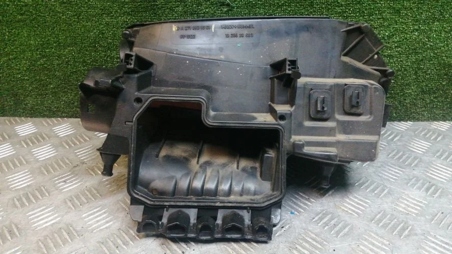корпус воздушного фильтра Mercedes-Benz 271860 W204 Mercedes-Benz C-Class 271860 W204 A2710901601