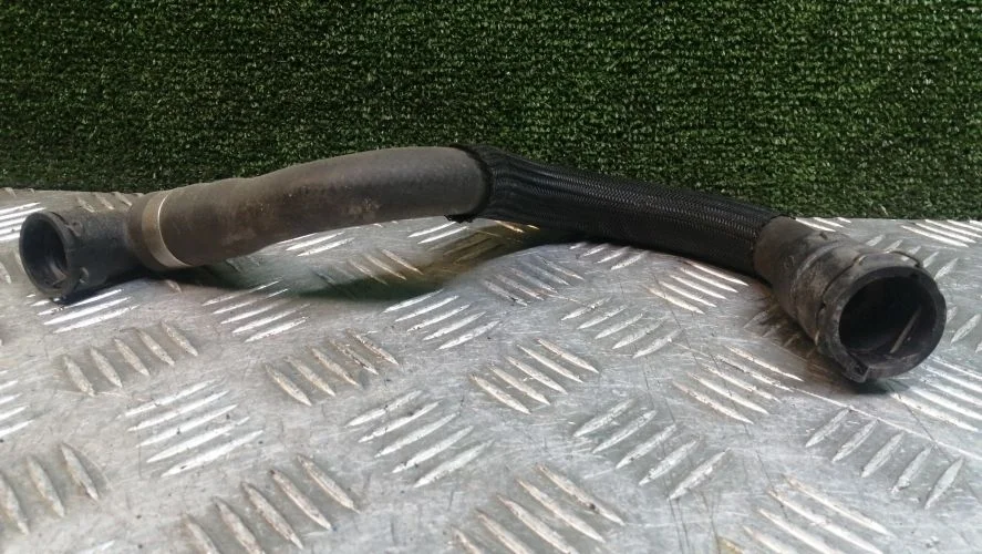 патрубок системы охлаждения Land Rover 224DT L359 Land Rover Freelander 224DT L359 LR000941